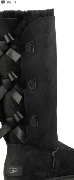 Looking to trade for these uggs!look thru my close - Picture 9 of 14